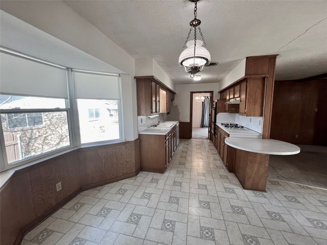 813 Misty Glen Drive, Desoto, TX 75115