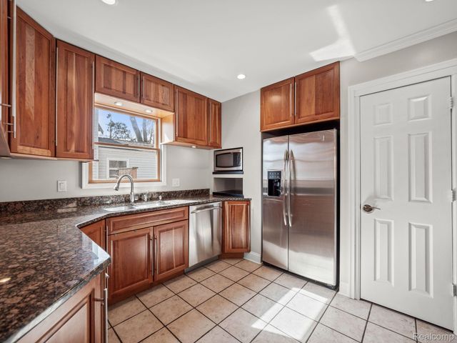 411 WILCOX Street, Rochester, MI 48307