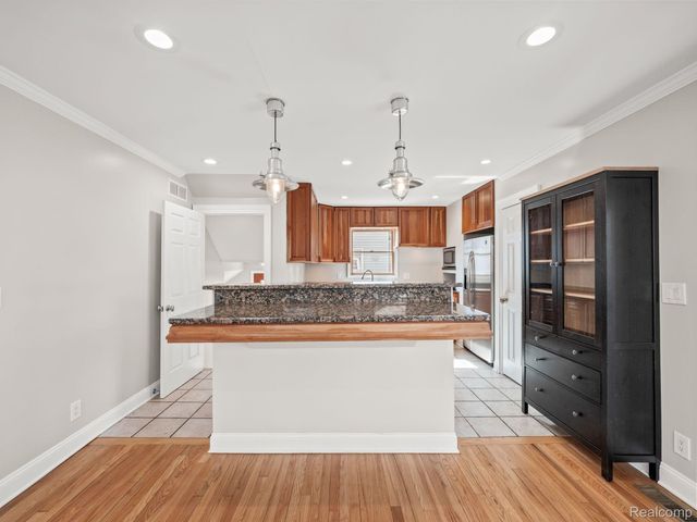 411 WILCOX Street, Rochester, MI 48307