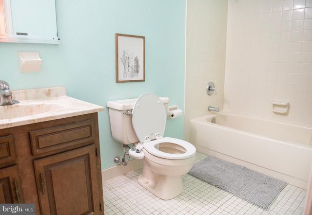 18 PARTRIDGE COURT, Marlton, NJ 08053