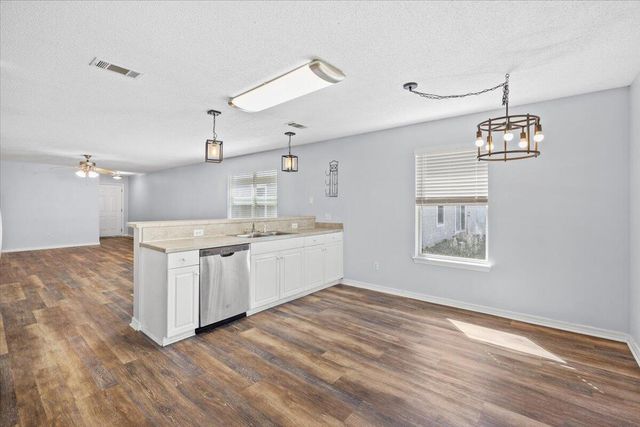 1869 Vineyard Street, Navarre, FL 32566