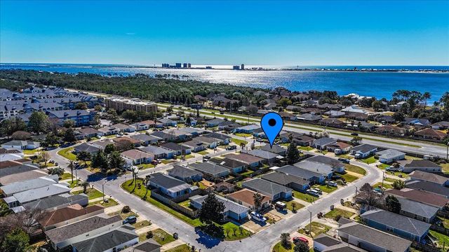 1869 Vineyard Street, Navarre, FL 32566