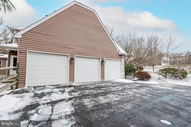 880 MACCLESFIELD RD, Furlong, PA 18925