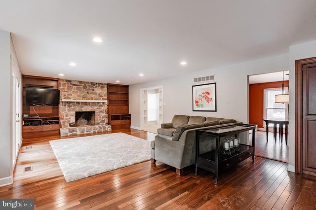 880 MACCLESFIELD RD, Furlong, PA 18925