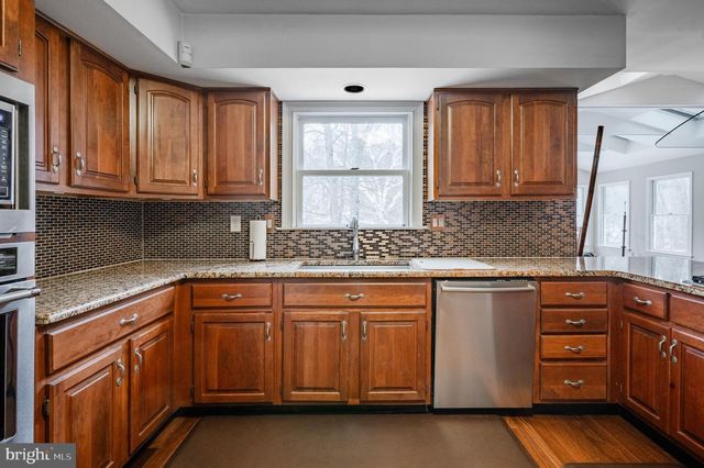 880 MACCLESFIELD RD, Furlong, PA 18925