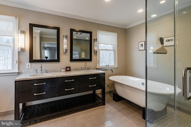 880 MACCLESFIELD RD, Furlong, PA 18925