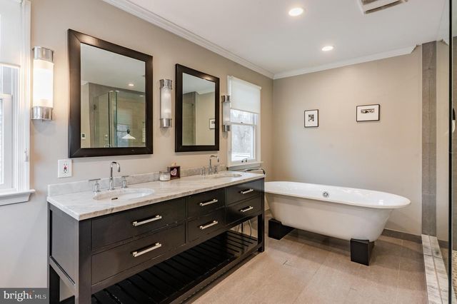 880 MACCLESFIELD RD, Furlong, PA 18925