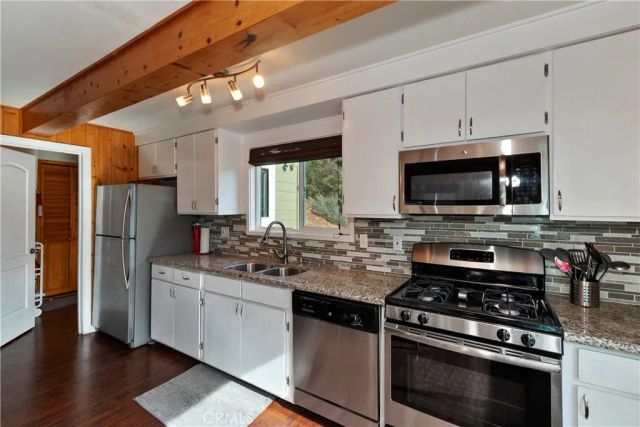 39676 Oakglen, Fawnskin, CA 92333