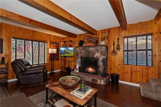39676 Oakglen, Fawnskin, CA 92333