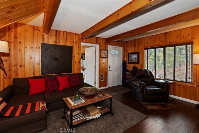 39676 Oakglen, Fawnskin, CA 92333