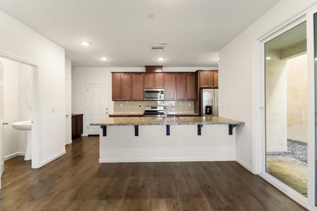 3230 Chelmer Way, Rancho Cordova, CA 95670