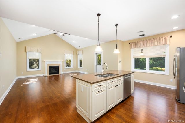 5 Norwegian Wood, Cold Spring, NY 10516