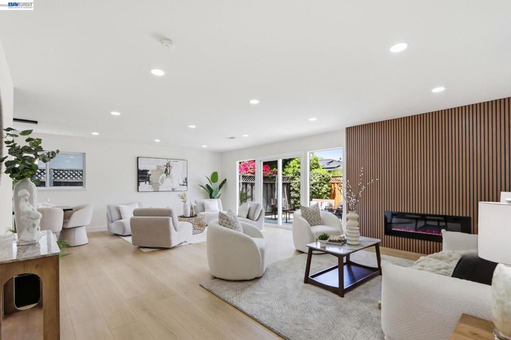 Image 3 of property listing at 1679 Catalonia Way, San Jose, CA 95125