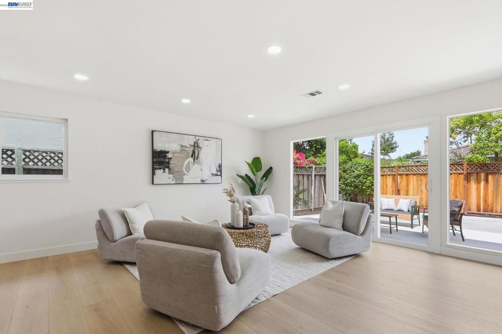 Image 5 of property listing at 1679 Catalonia Way, San Jose, CA 95125