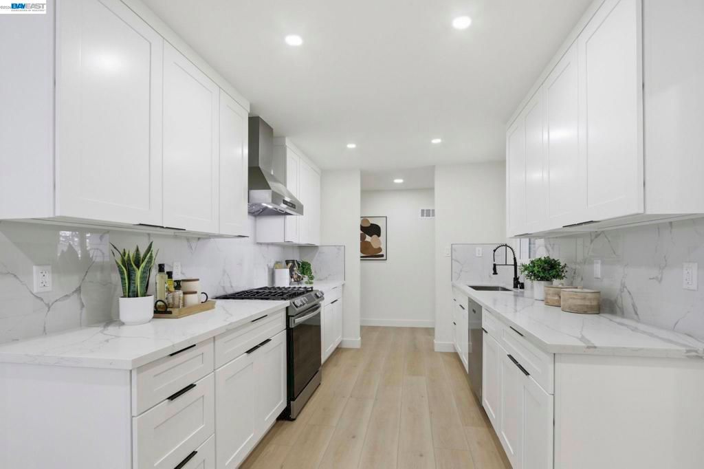 Image 7 of property listing at 1679 Catalonia Way, San Jose, CA 95125