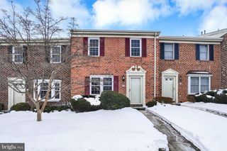 305 CHAMBERS RDG RDG #305, York, PA 17402