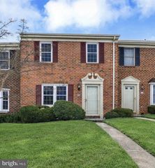 305 CHAMBERS RDG RDG #305, York, PA 17402