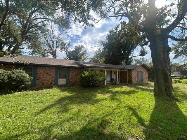 607 E North, Lindale, TX 75771