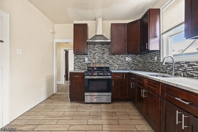 102 Delmar Pl, Irvington Twp., NJ 07111