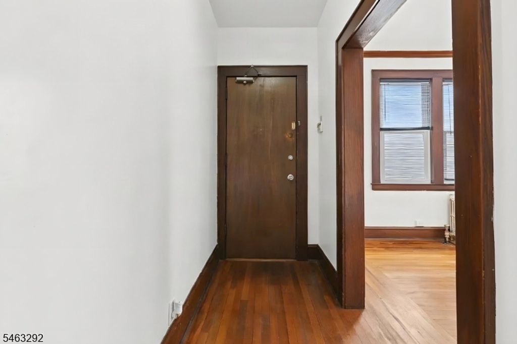 102 Delmar Pl, Irvington Twp., NJ 07111 — photo 4
