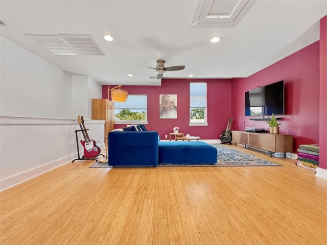2118 Brackenridge ST 2, Austin, TX 78704