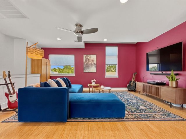2118 Brackenridge ST 2, Austin, TX 78704