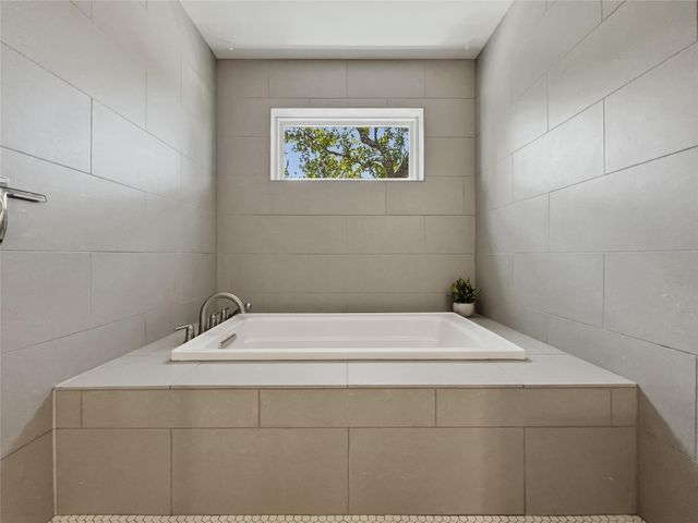 2118 Brackenridge ST 2, Austin, TX 78704
