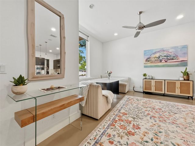 2118 Brackenridge ST 2, Austin, TX 78704