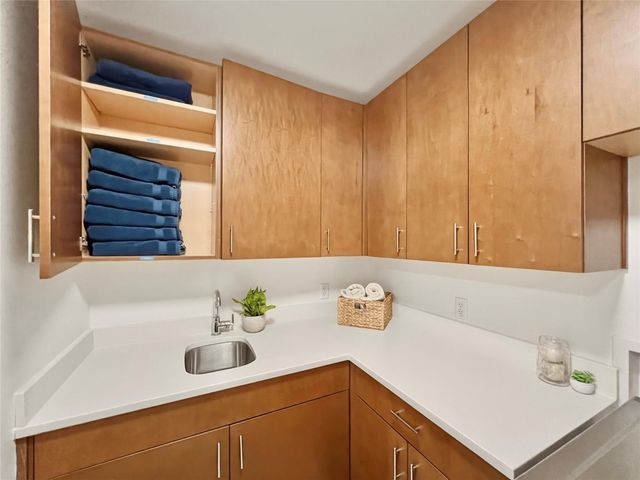 2118 Brackenridge ST 2, Austin, TX 78704