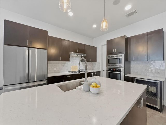 2118 Brackenridge ST 2, Austin, TX 78704