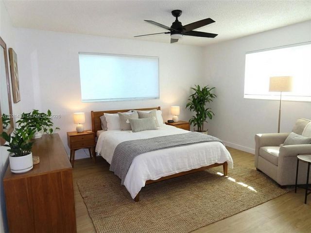 4233 Washington St, Hollywood, FL 33021