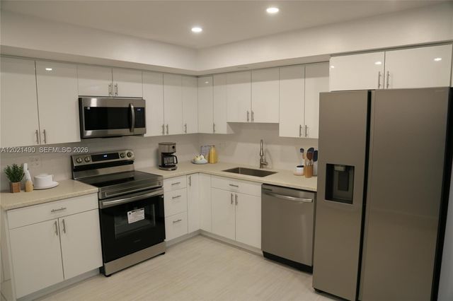 4233 Washington St, Hollywood, FL 33021