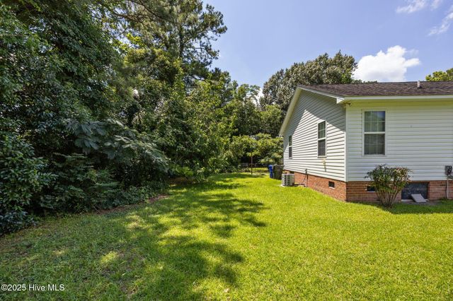 1207 Davenport Street, Greenville, NC 27834