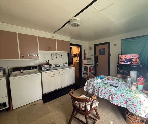 285 Chapel Street, Lockport City, NY 14094