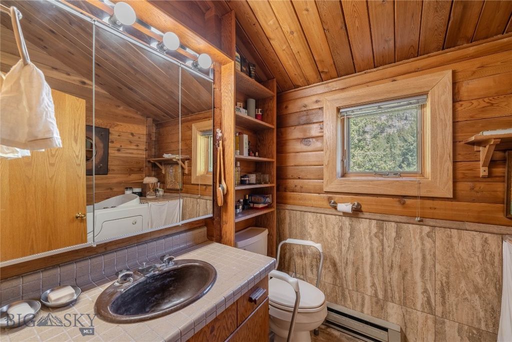 170 Loop Lane, West Yellowstone, MT 59758 photo 17