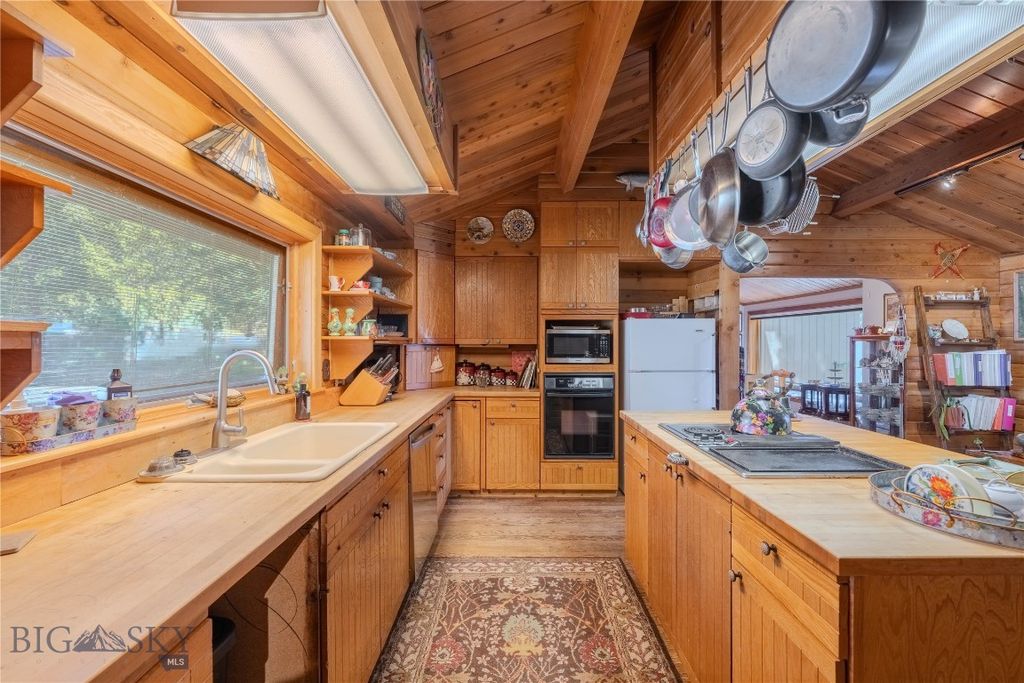 170 Loop Lane, West Yellowstone, MT 59758 photo 26