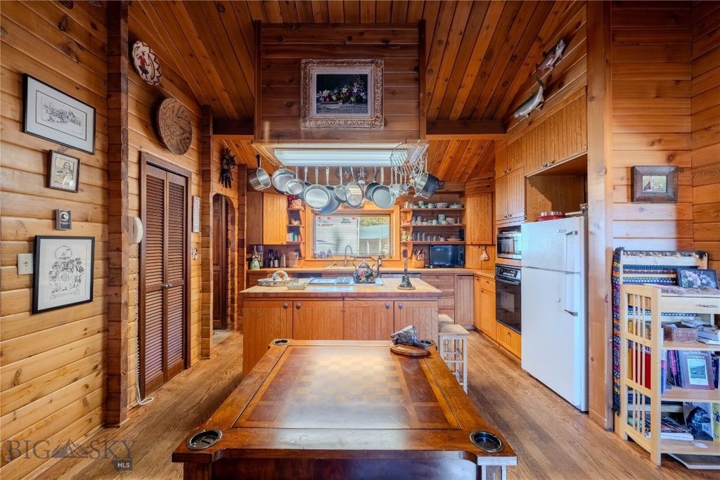 170 Loop Lane, West Yellowstone, MT 59758 photo 28