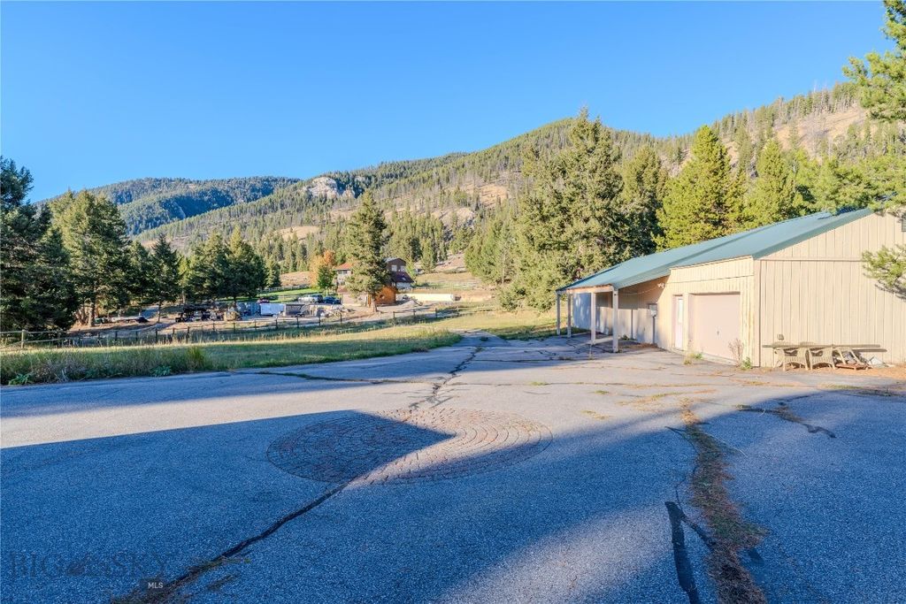 170 Loop Lane, West Yellowstone, MT 59758 photo 45