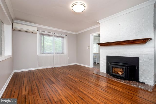 2033 SHORE DR, Edgewater, MD 21037