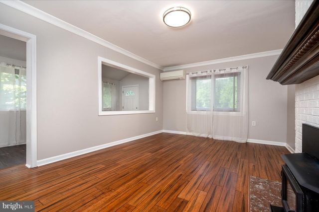 2033 SHORE DR, Edgewater, MD 21037