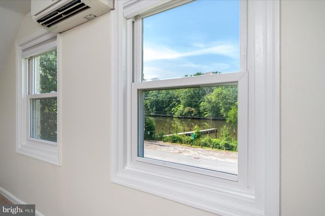 2033 SHORE DR, Edgewater, MD 21037