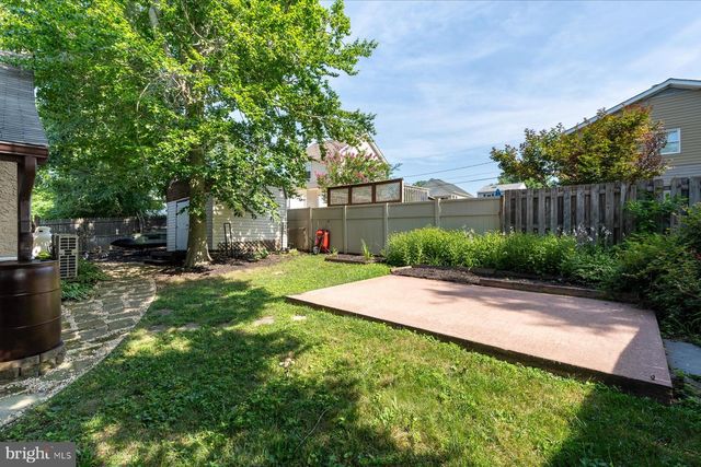 2033 SHORE DR, Edgewater, MD 21037