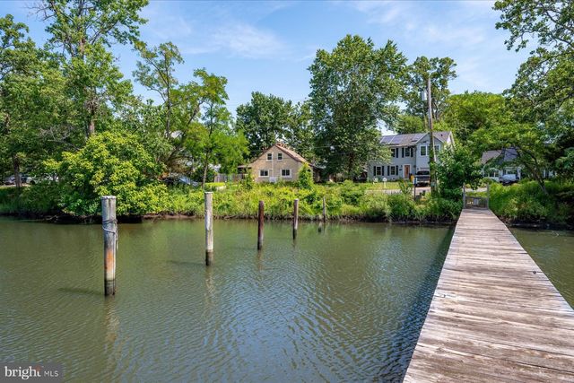2033 SHORE DR, Edgewater, MD 21037