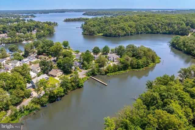 2033 SHORE DR, Edgewater, MD 21037