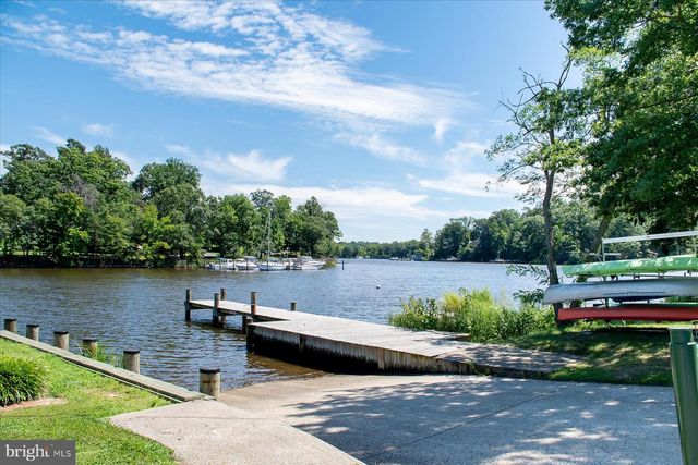 2033 SHORE DR, Edgewater, MD 21037