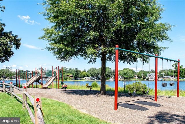 2033 SHORE DR, Edgewater, MD 21037