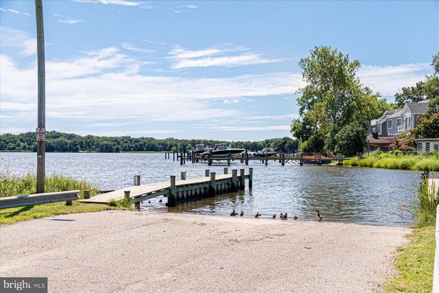 2033 SHORE DR, Edgewater, MD 21037