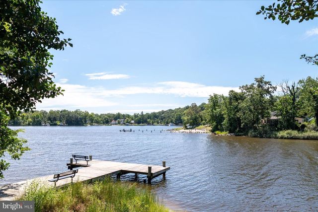2033 SHORE DR, Edgewater, MD 21037