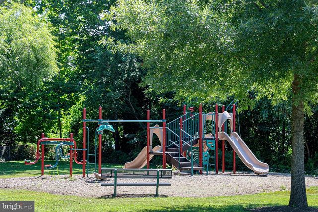 2033 SHORE DR, Edgewater, MD 21037