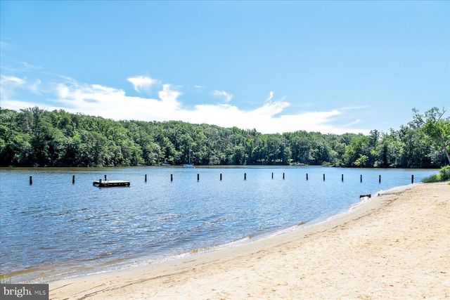 2033 SHORE DR, Edgewater, MD 21037